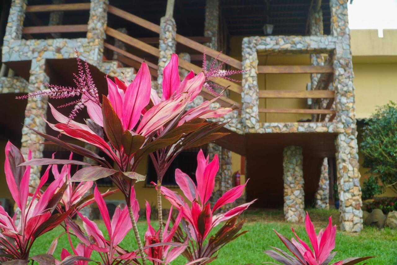 Hillburi Villa Aburi Екстериор снимка