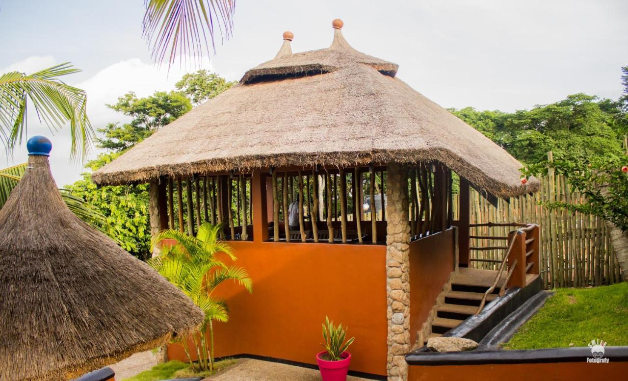 Hillburi Villa Aburi Екстериор снимка